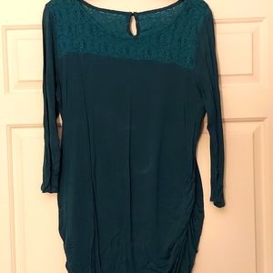 Maternity blouse with lace